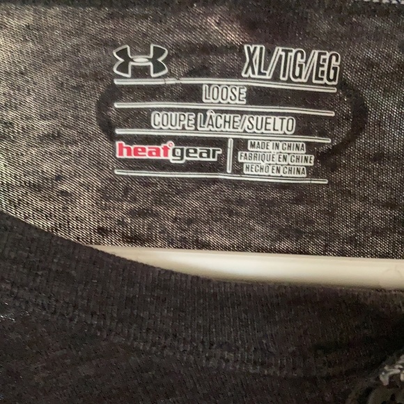 Under armour gray loose long sleeve - Picture 3 of 3